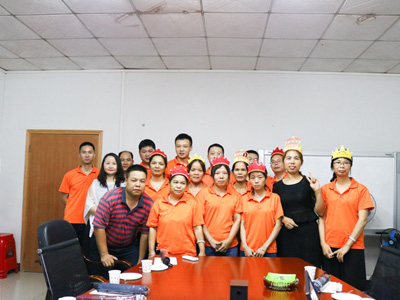 秋葵APP官网免费下载网址大全2019年公司员工生日会